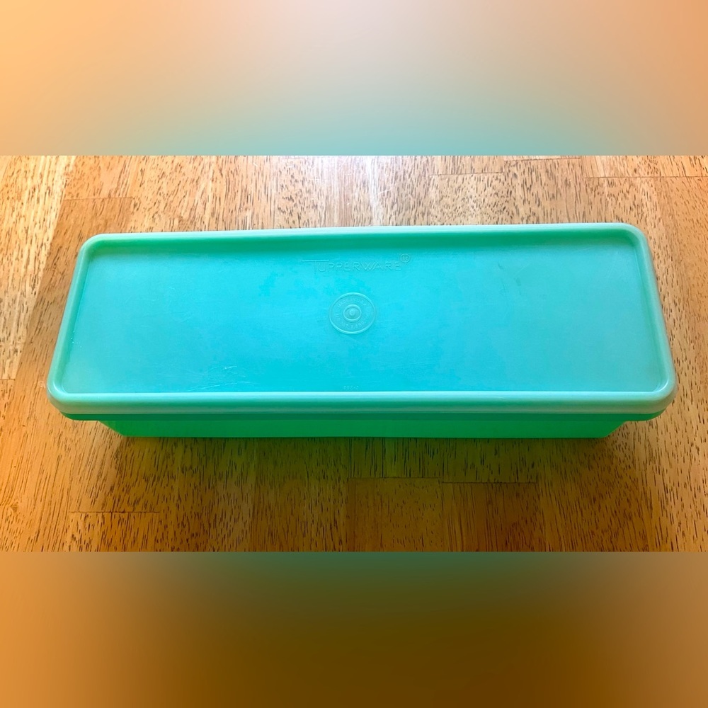 Vintage Tupperware Jadite Green #892-5 Celery Vegetable Container & Lid